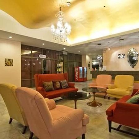 Bella Villa Metro Pattaya Extérieur photo