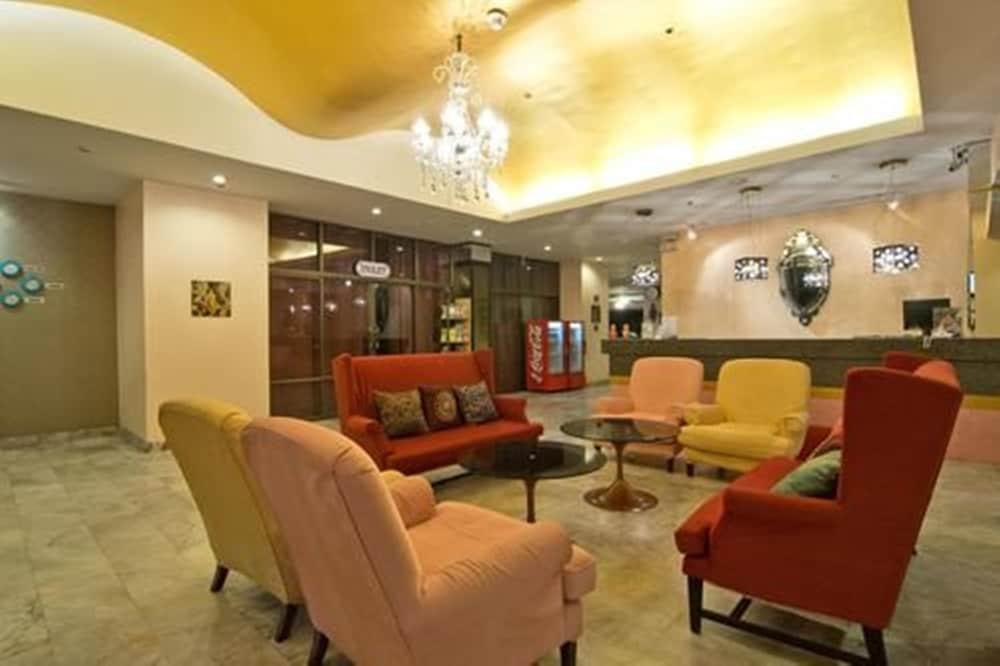 Bella Villa Metro Pattaya Extérieur photo