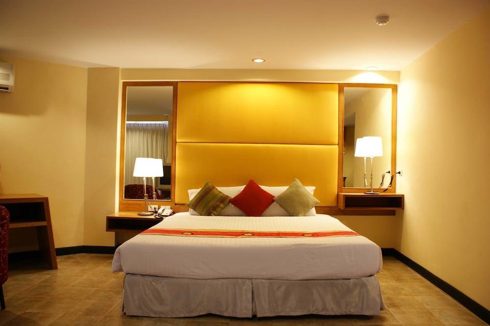 Bella Villa Metro Pattaya Extérieur photo